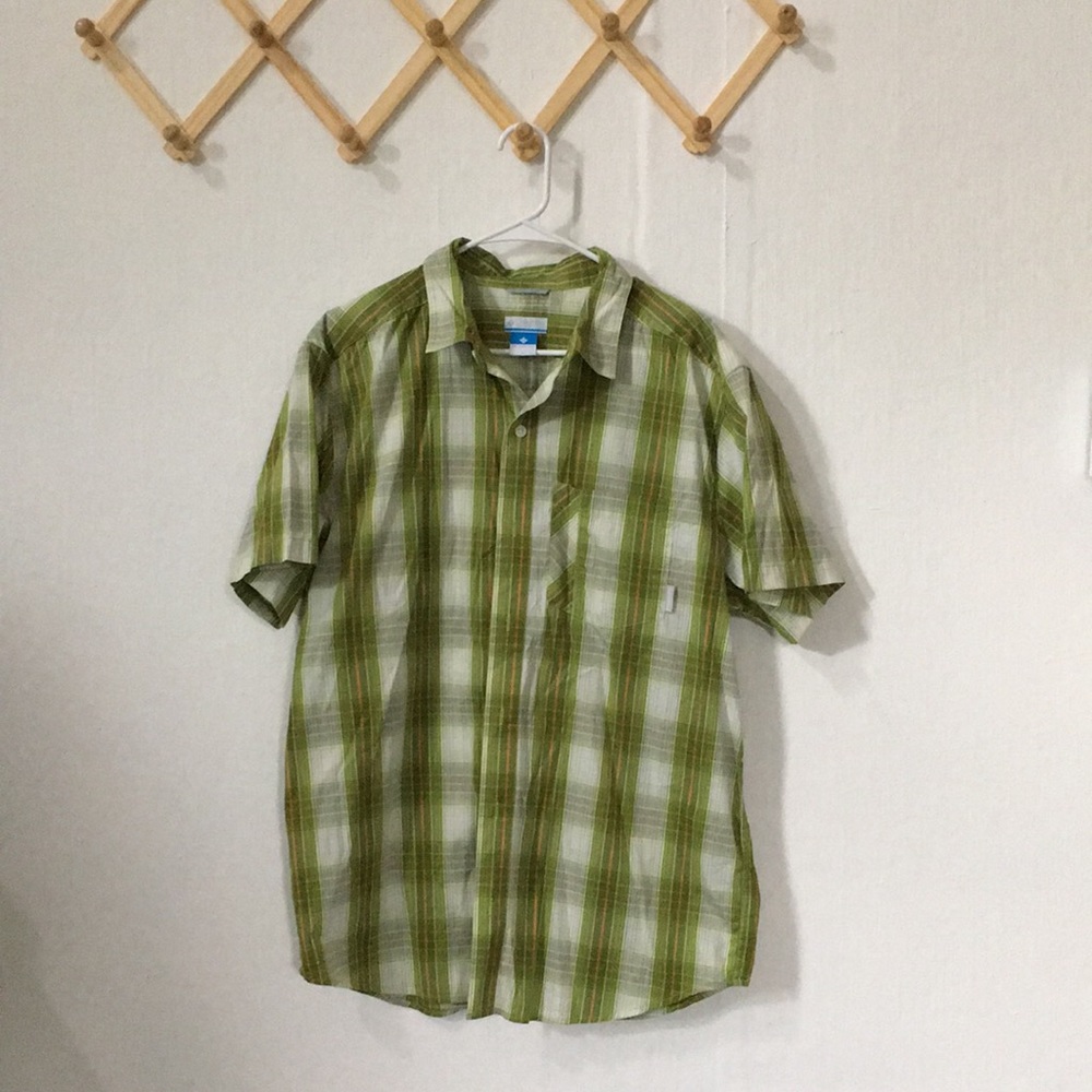Men’s Columbia button down